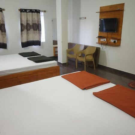 Thirumala Inn เยลาคีรี ภายนอก รูปภาพ