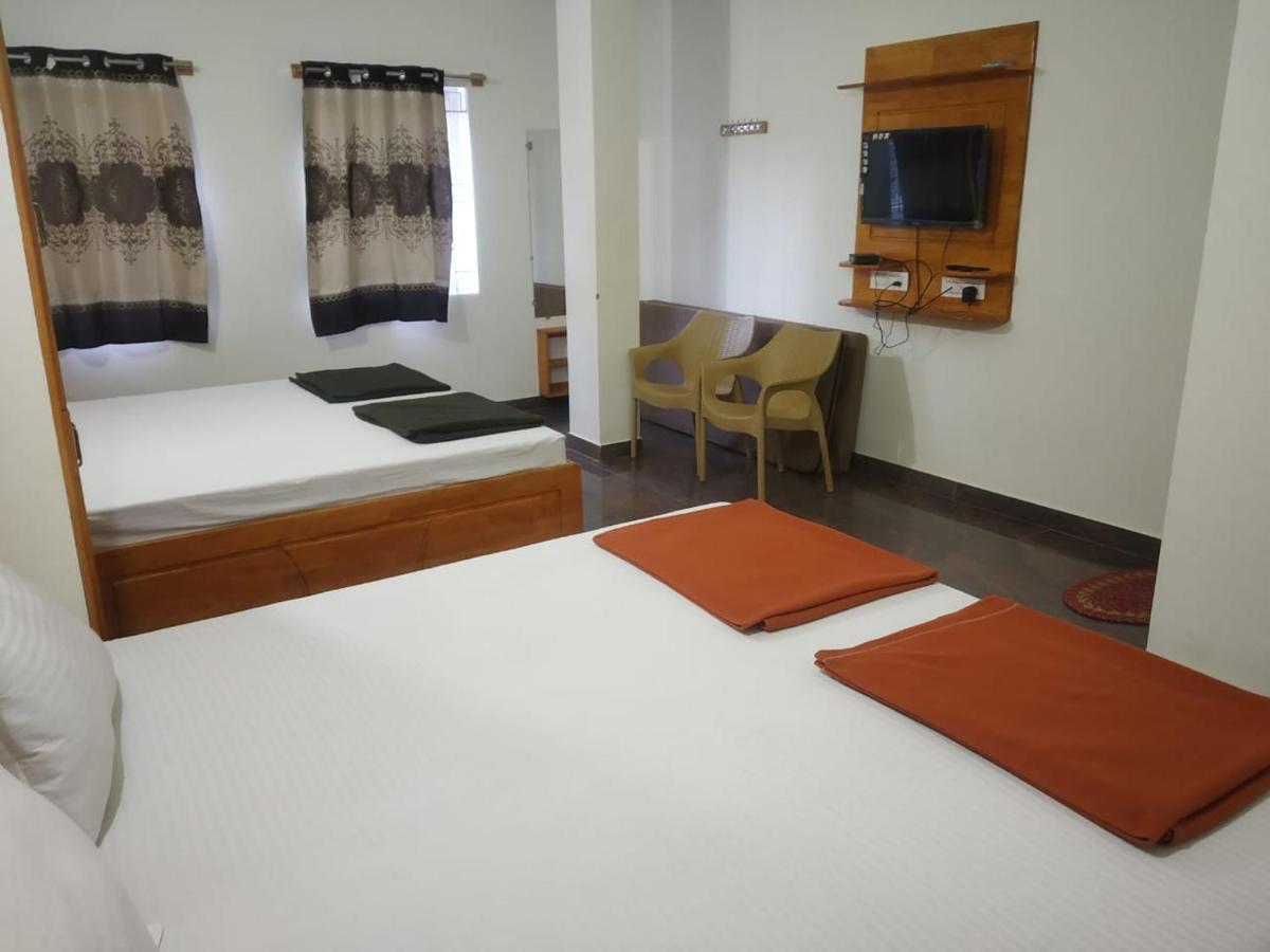 Thirumala Inn เยลาคีรี ภายนอก รูปภาพ