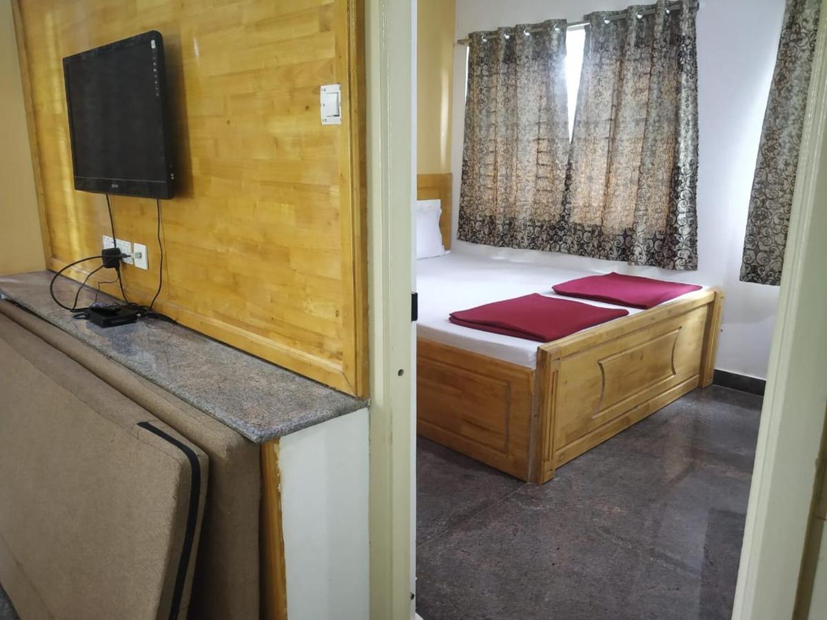 Thirumala Inn เยลาคีรี ภายนอก รูปภาพ