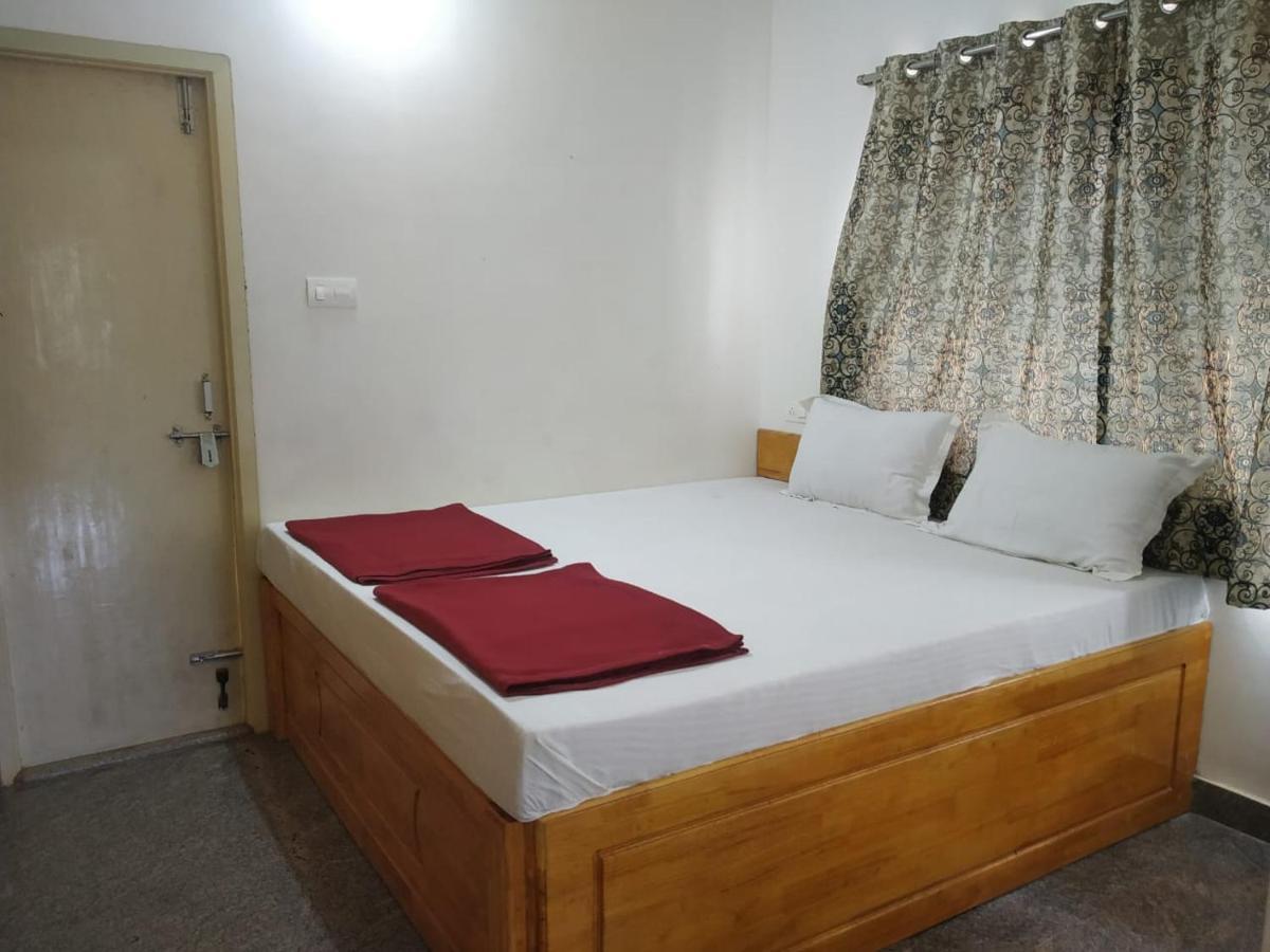 Thirumala Inn เยลาคีรี ภายนอก รูปภาพ