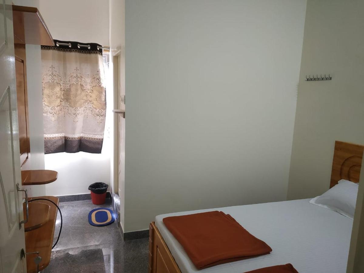 Thirumala Inn เยลาคีรี ภายนอก รูปภาพ