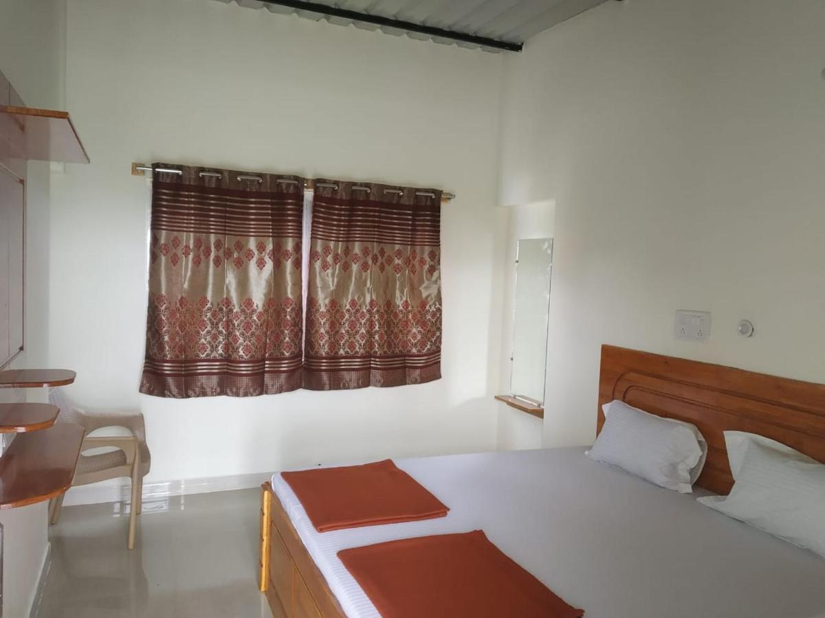 Thirumala Inn เยลาคีรี ภายนอก รูปภาพ