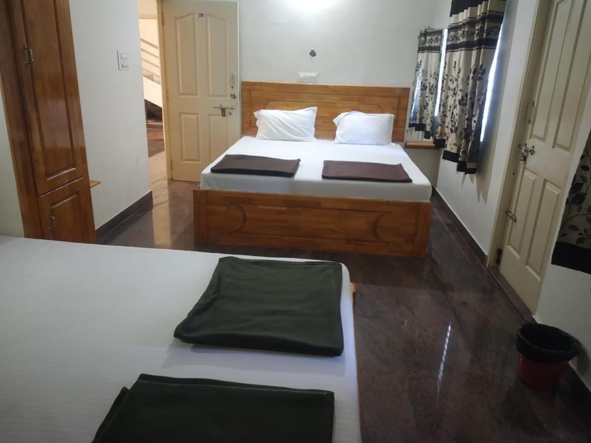 Thirumala Inn เยลาคีรี ภายนอก รูปภาพ