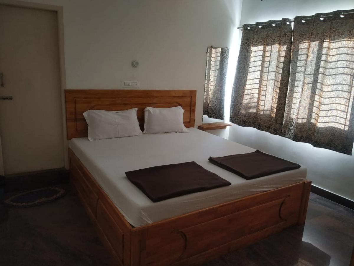 Thirumala Inn เยลาคีรี ภายนอก รูปภาพ